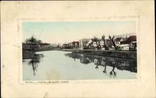 Ak Wesel am Niederrhein, Panoramablick über Wasser, Häuserzeile, ruhige Umgebung, bunte Schattier