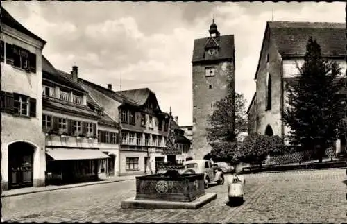 Ak Isny im Allgäu, Turm, Brunnen, Wassertor