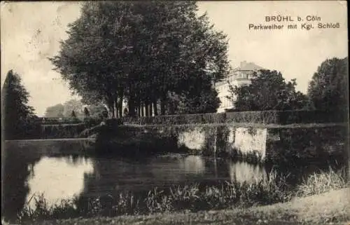 Ak Brühl in Westfalen, Parkweiher mit Kgl. Schloss, ruhige Landschaft, Wasser, Bäume