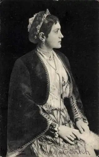 Ak Prinzessin von Serbien in Tracht, Portrait