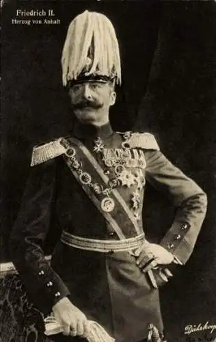Ak Herzog Friedrich II. von Anhalt, Portrait in Uniform