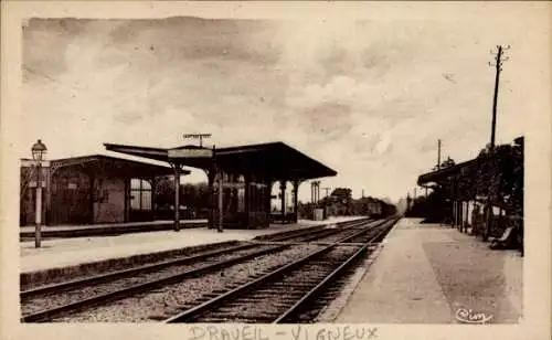 Ak Draveil Vigneux Essonne, Bahnhof Gleisseite