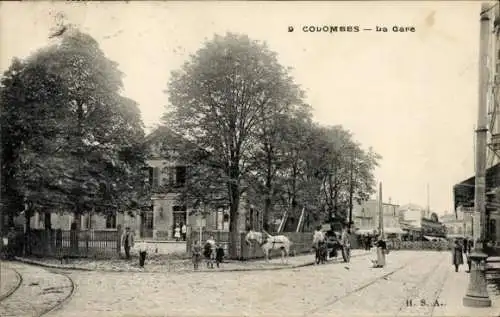 Ak Colombes Hauts de Seine, Bahnhof, Straßenpartie