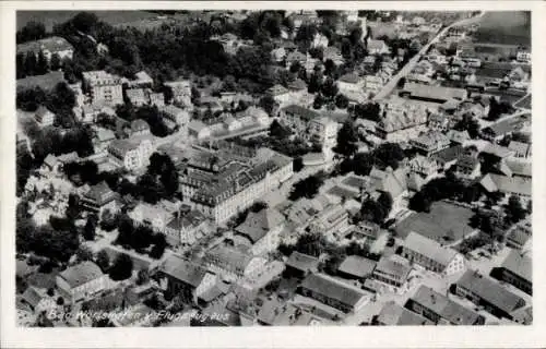 Ak Bad Wörishofen im Unterallgäu, Luftbild von  Gebäude und Straßen, Landschaft