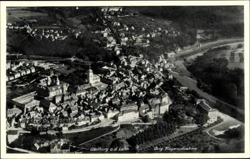 Ak Weilburg an der Lahn Hessen, Luftaufnahme von Weilburg, Stadtansicht, Lahnfluss