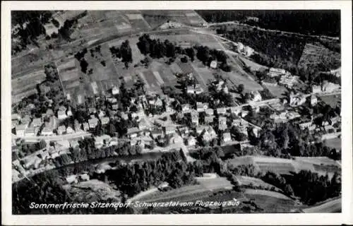 Ak Sitzendorf in Thüringen, Luftaufnahme von  ländliche Landschaft, Häuser, Bäume, Felder