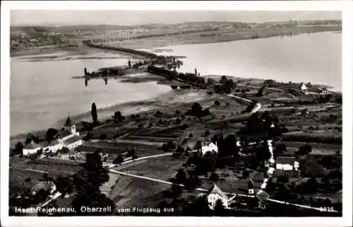 Ak Oberzell Insel Reichenau im Bodensee, Luftaufnahme der  Blick vom Flugzeug