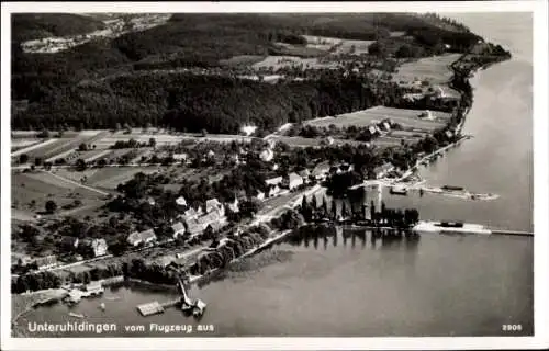 Ak Unteruhldingen Uhldingen Mühlhofen am Bodensee, Luftaufnahme von  klare Ansicht des Sees, Land