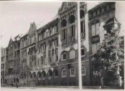 Original Foto Berlin Schöneberg, Hohenstaufenstraße, ehem. Siemensgymnasium, 1945/46, ca. 13 x 18 cm