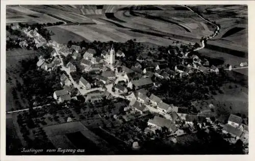 Ak Justingen Schelklingen Schwäbische Alb, Luftaufnahme von  Häuser, Straßen, Landschaft