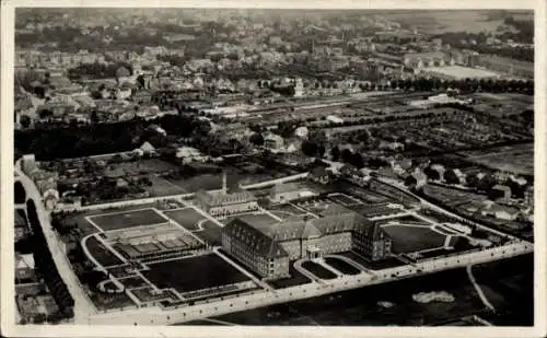 Ak Neumünster in Holstein, Friedrich-Ebert-Krankenhaus, Fliegeraufnahme