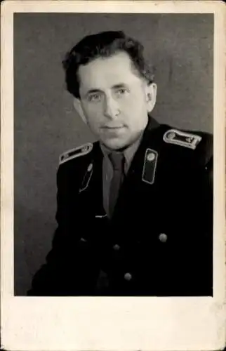 Foto Ak Havelberg, KVP Polizei DDR, Polizist in Uniform