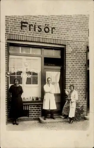 Foto Ak Friseur-Salon für Damen und Herren, Mann und Frauen