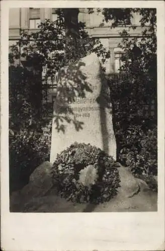 Foto Ak Denkmal für die gefallenen Soldaten, I. WK