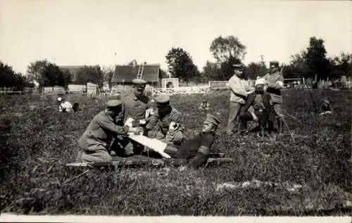 Foto Ak Sanitäts-Übung mit russischen Kriegsgefangenen