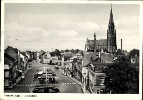 Ak Viersen in Nordrhein Westfalen, Viersen Neumarkt, Kirche, Straßenansicht, Häuser, Himmel, r...