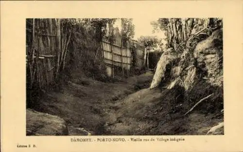 Ak Porto Novo Dahomey Benin, Alte Straße des Eingeborenendorfes