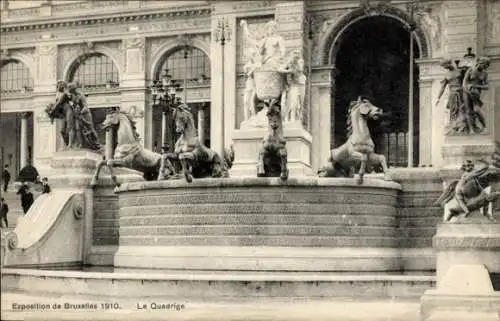 Ak Bruxelles Brüssel, Brunnen mit Pferden, Skulpturen, Exposition de Bruxelles 1910, Le Quadrige