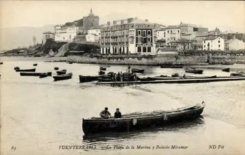 Ak Hondarribia Fuenterrabia Baskenland, Schöne Hafenansicht, Boote im Wasser, Gebäude im Hinte...