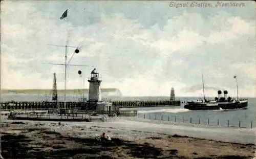Ak Newhaven East Sussex England, Leuchtturm, Signalstation, Schiff, Seestadt