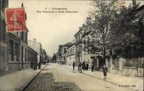 Ak Alfortville Val de Marne,  Rue Villeneuve, Ecole Maternelle, Straße, Häuser, Bäume