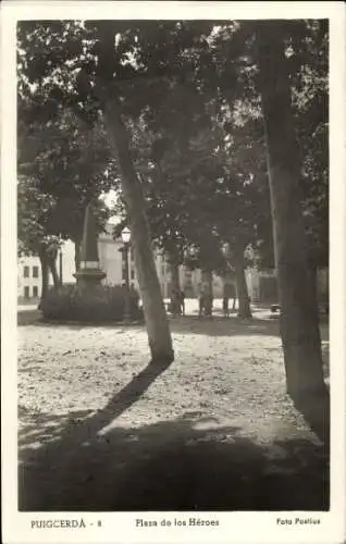 Ak Puigcerda Katalonien, Plaza de los Héroes, Bäume, Denkmal,  Atmosphäre