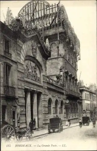 Ak Bordeaux Gironde, Historisches Gebäude, Die große Post, Straßenansicht, Pferdefuhrwerke