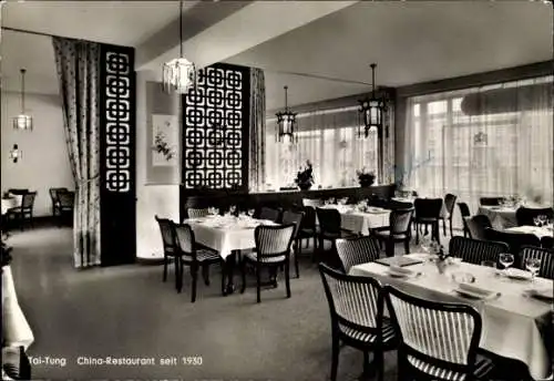 Ak Berlin Charlottenburg, Innenansicht Restaurant, elegante Einrichtung, Tischdekoration, Stühle