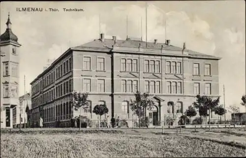 Ak Ilmenau in Thüringen, Technikum,  Architektur, umgeben von Bäumen