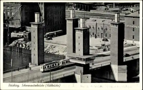 Ak Duisburg im Ruhrgebiet, Lehnkering, Schwanentoebeücke, Hübbeücke, Hafenansicht, Straßenbahn