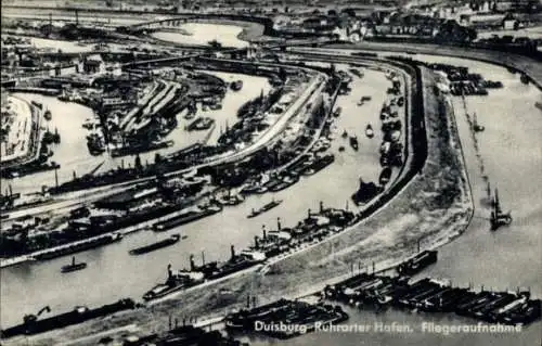 Ak Duisburg im Ruhrgebiet, Luftaufnahme des Duisburger Hafens, Wasserstraße, Schiffe, Industriean