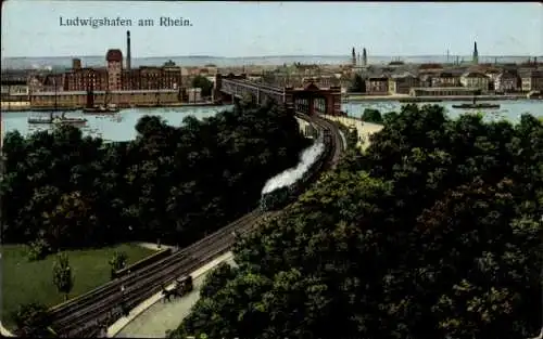 Ak Ludwigshafen am Rhein, Stadtansicht, Rhein, Zug, Gebäude, Brücke