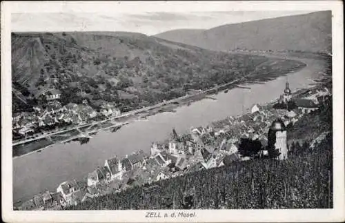 Ak Zell an der Mosel, Panoramablick auf Zell, Mosel, Häuser, Fluss, Hügel