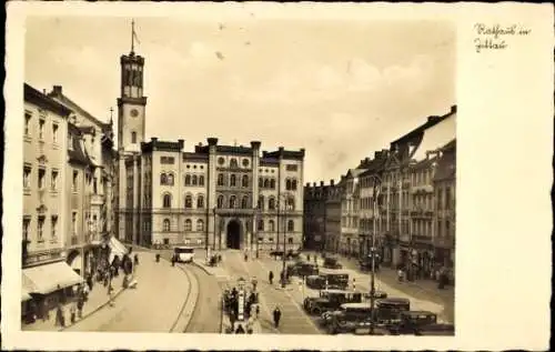 Ak Zittau in Sachsen,  Markt mit Rathaus,  Gebäude, Autos, Passanten