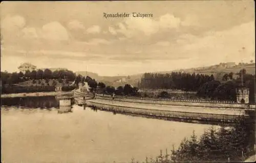 Ak Remscheid im Bergischen Land, Remscheider Talsperre, landschaftliche Ansicht, Wasser, Hügel, B