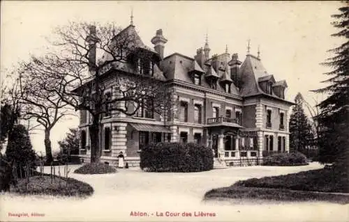 Ak Ablon Calvados, Historisches Gebäude, La Cour des Lièvres, Baum, Strauch, Garten