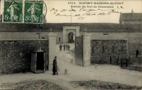 CPA Maisons Alfort Val de Marne, Entrée du fort de Charenton