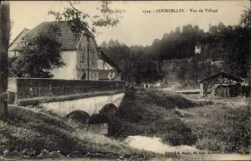 Ak Courcelles Chaussy Kurzel Lothringen Moselle, Brücke, Dorfansicht, Gebäude, Natur, Fluss