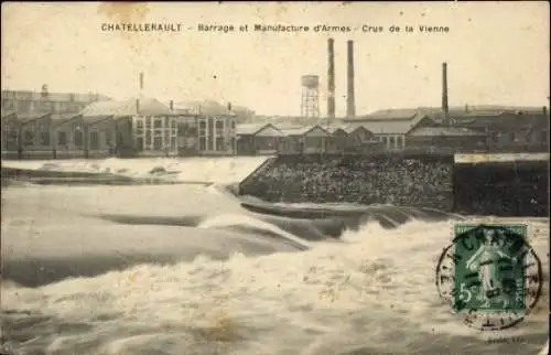 Ak Châtellerault Vienne,  Barrage et Manufacture d'Armes, Crue de la Vienne