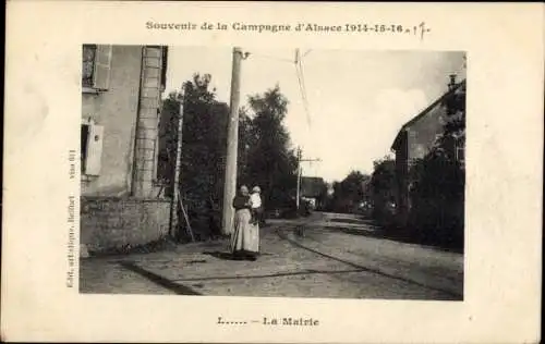 Ak Haut Rhin, La Mairie, Souvenir de la Campagne 1914 a 1916, Frau mit Kind