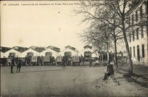 Ak Limoges Haute Vienne, Caserne du 12 Escadron du Train, Pare aux Voitures,  Szene