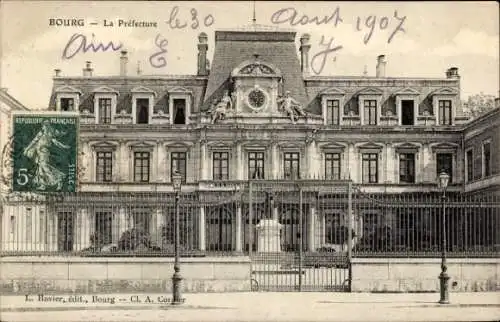 Ak Bourg l'Evque Maine-et-Loire Frankreich, Historisches Gebäude,  von La Préfecture, Stempel, Ab
