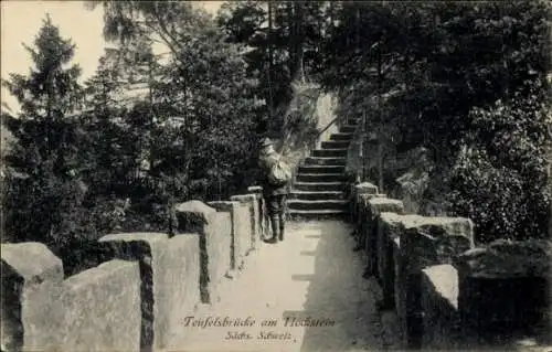 Ak Hohnstein Sächsische Schweiz, Teufelsbrücke am Hockstein