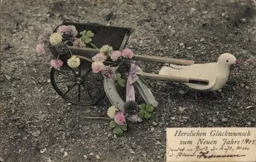 Ak Neujahr, weiße Taube aus Holz, Wagen, Hufeisen, Klee
