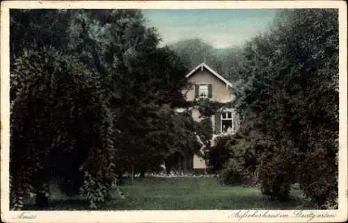 Ak Neuss am Rhein, Eindruck eines Hauses, parkähnliche Umgebung, Farbfoto