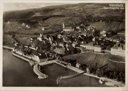 Ak Meersburg am Bodensee, Luftaufnahme von  Weinberge, Bodensee