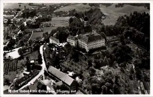 Ak Andechs am Ammersee, Kloster Andechs, Luftaufnahme des Klosters  landschaftliche Umgebung, r K