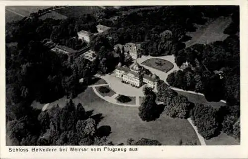 Ak Weimar in Thüringen, Schloss Belvedere, Fliegeraufnahme