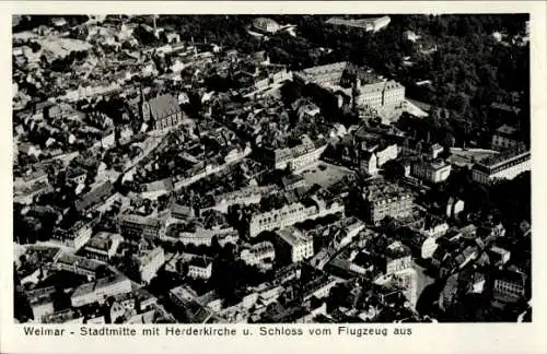 Ak Weimar in Thüringen, Herderkirche, Schloss, Fliegeraufnahme