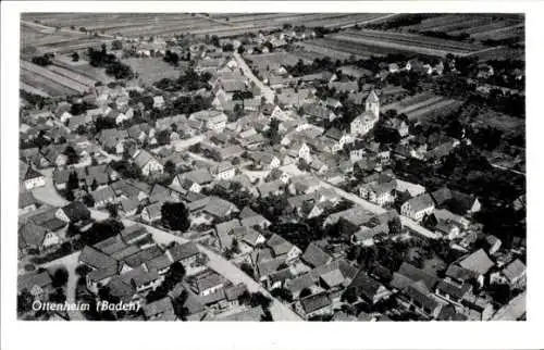 Ak Ottenheim Schwanau in Baden, Luftaufnahme von Ottenheim, Fachwerkhäuser, Kirche, ländliche Umg